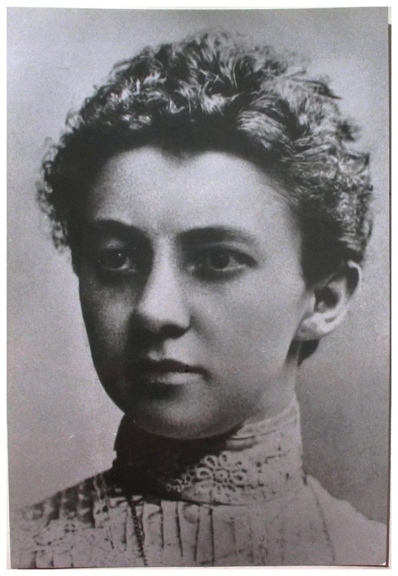 Anna Honzáková (1875–1940) už mohla v roce 1902 promovat na pražské lékařské fakultě.