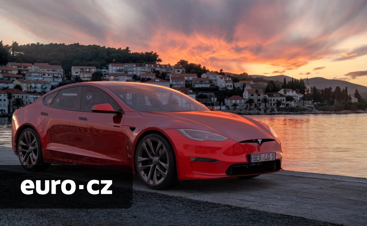 Hodnota aut Tesla měla vzrůstat, opak je ale pravdou. Musk se ohledně vývoje ceny svých elektrických vozidel přepočítal