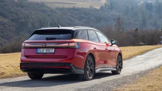 Náhledový obrázek - Test Volkswagen ID.7 Tourer GTX: Čtyřkolka nemusí být lepší volbou