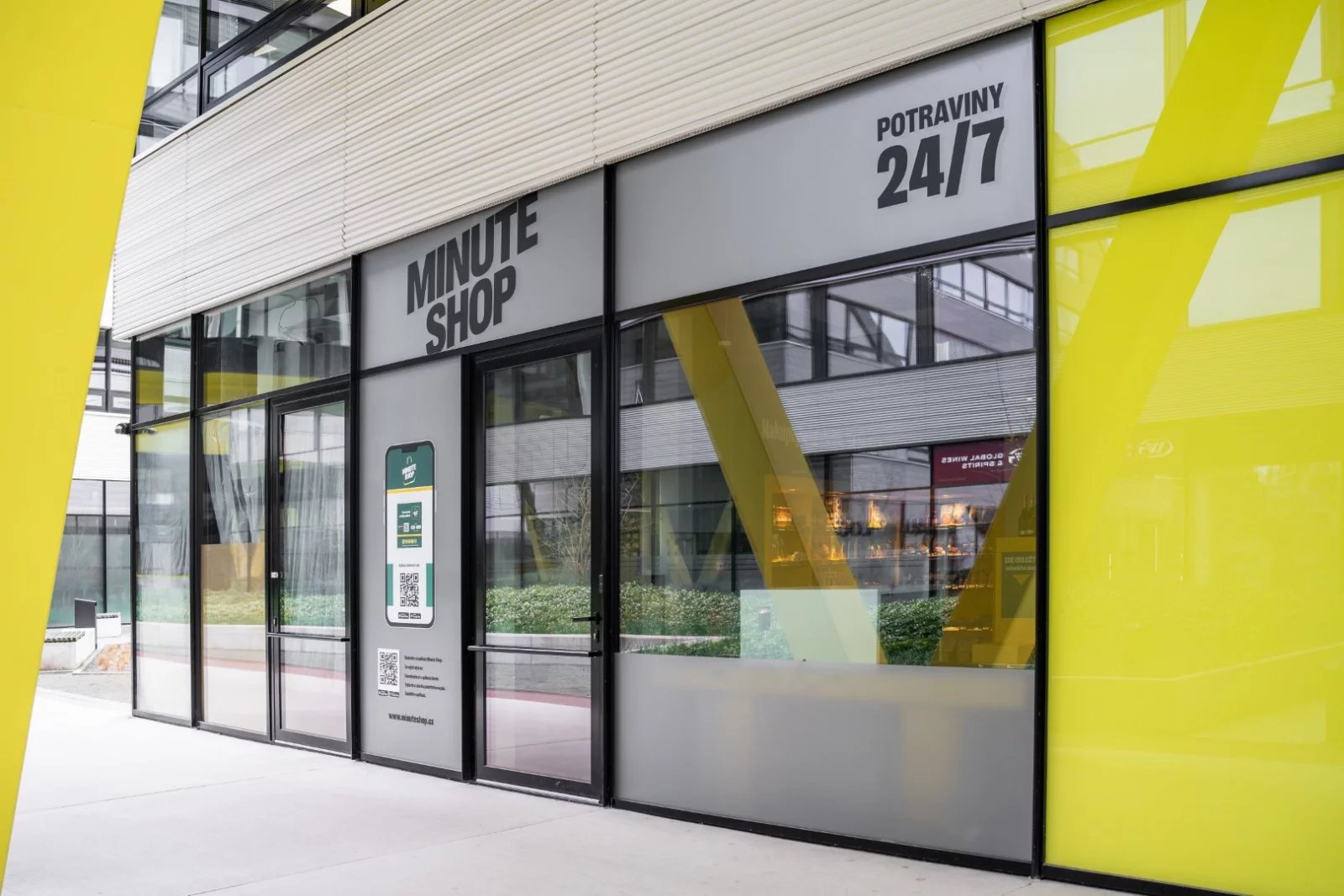 Prodejna otevřená nonstop v Praze Libni