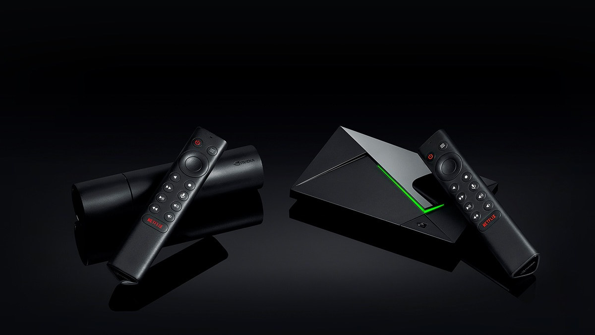 Nvidia Shield TV (vlevo) a Shield TV Pro (vpravo)