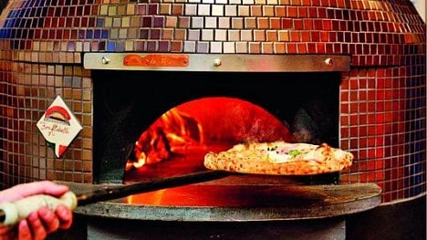 Náhledový obrázek - Che bella cosa: pořádná neapolská pizza v Plzni