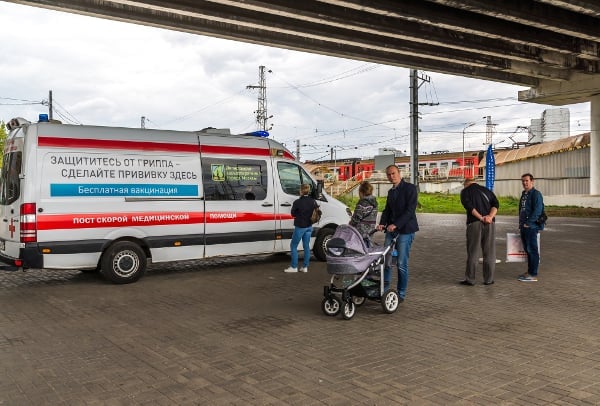 Lékařské auto pro bezplatné očkování v Zelenogradu, 2017