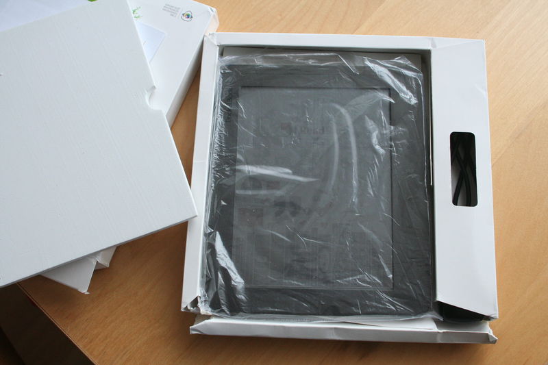 PocketBook Lux Color (první fotky)