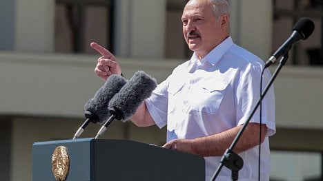 Náhledový obrázek - "Odejdi, odejdi," vyslechl si od Bělorusů Lukašenko. V případě nové ústavy připustil opakování voleb