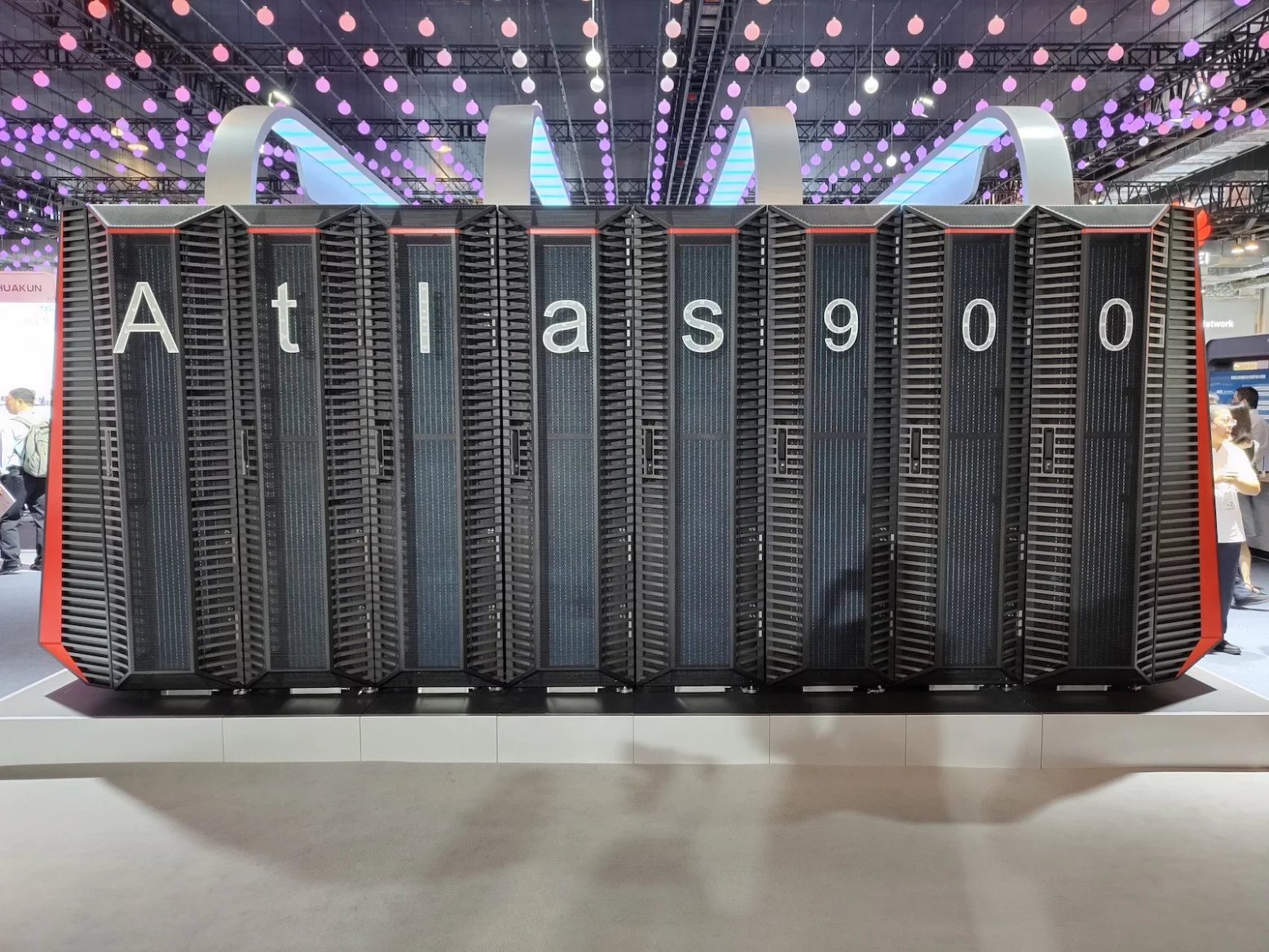 Servery čínských výrobců s čipy od Huawei