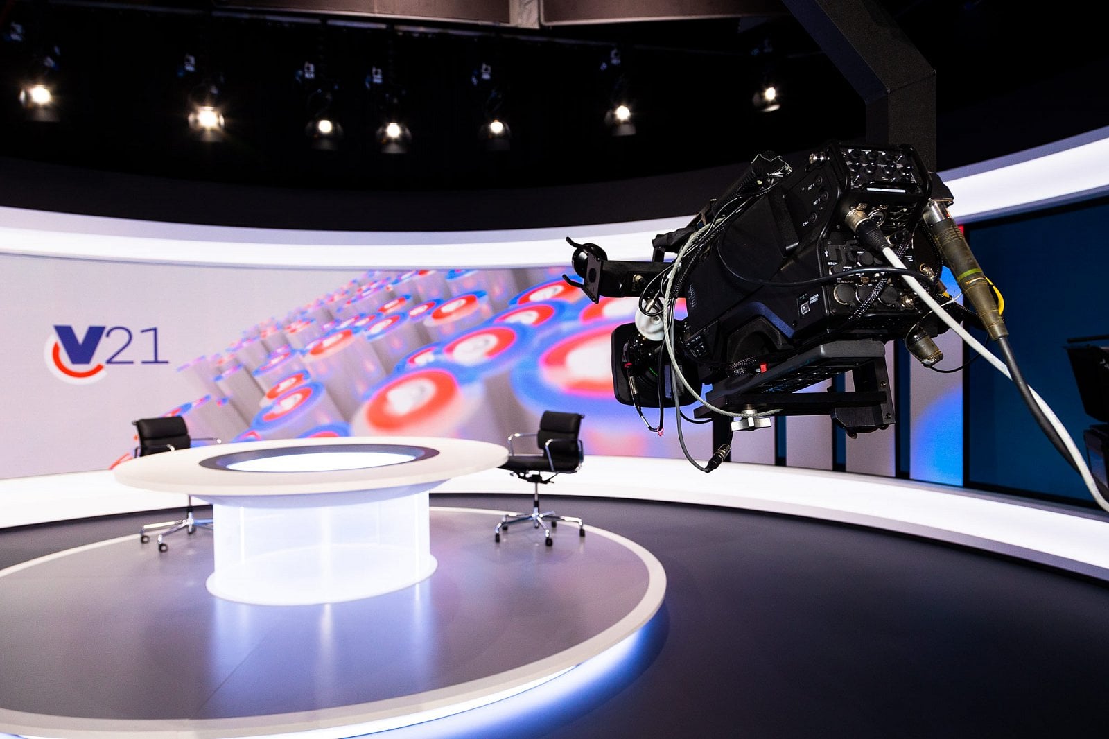 Kromě televizního vysílání nabídne Nova nepřetržitý volební servis také na internetové televizi TN Live. V podstatě tedy bude vysílat volby na dvou programech.