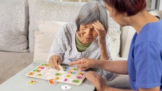 Náhledový obrázek - První příznaky Alzheimerovy choroby: zapomínání i změny chování.  Těchto 8 varovných projevů nepřehlížejte