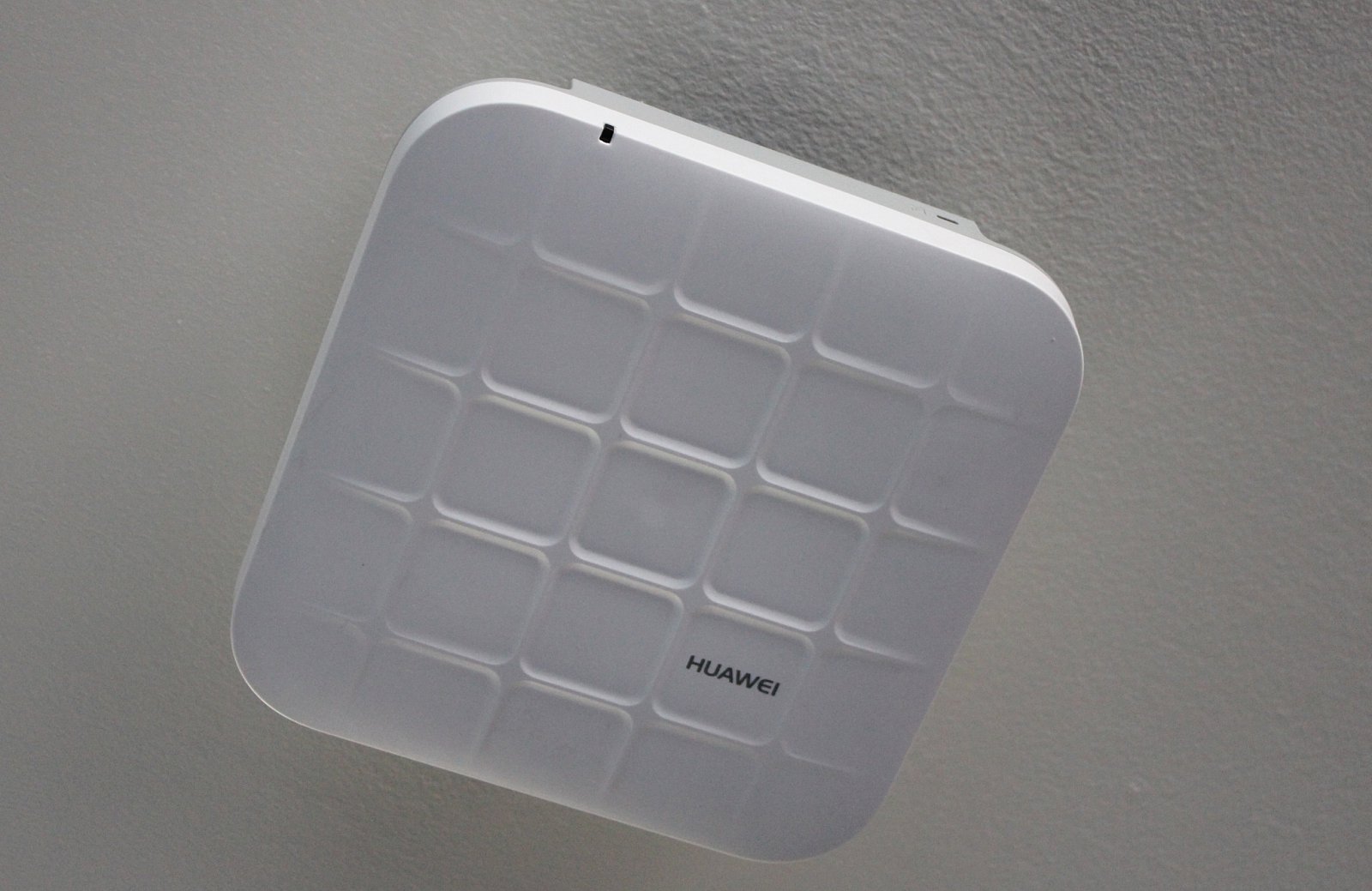 Accesss pointy (AP) dodala firma Huawei.