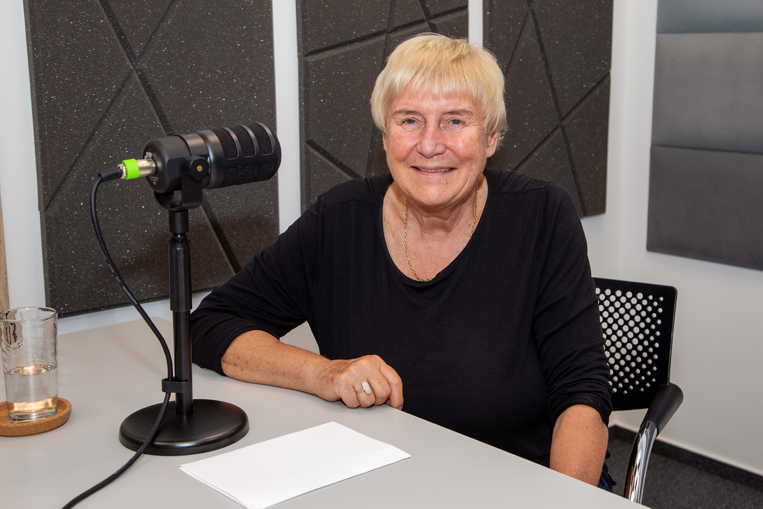 Profesorka Eva Králíková z Centra pro závislé na tabáku 3. interní kliniky 1. lékařské fakulty Univerzity Karlovy a Všeobecné fakultní nemocnice v Praze.