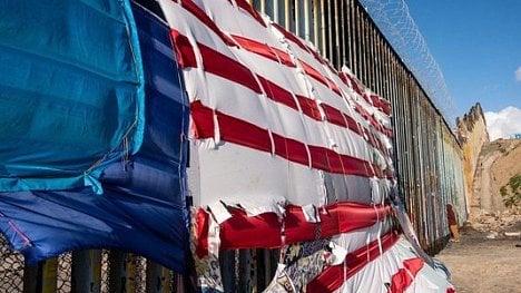 Náhledový obrázek - Vědci radí Trumpovi: Místo zdi postavte na hranici s Mexikem solární a větrné parky