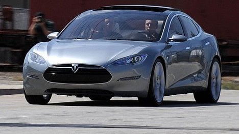 Náhledový obrázek - Příliš drahá Tesla. Majitelé vozů Model S v Německu musí vrátit subvence