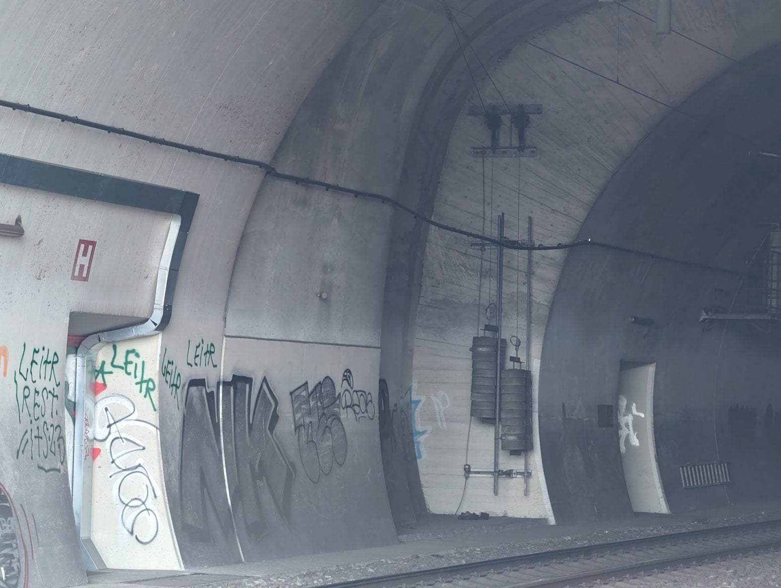 Mobilní signál 5G v železničním tunelu v Praze na Vítkově