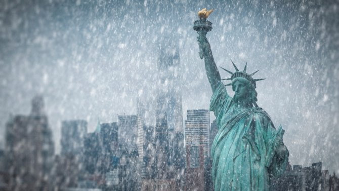 Ber, dokud můžeš. Je boom umělé inteligence poslední šancí zbohatnout, než AI vezme lidem práci a peníze ztratí hodnotu?