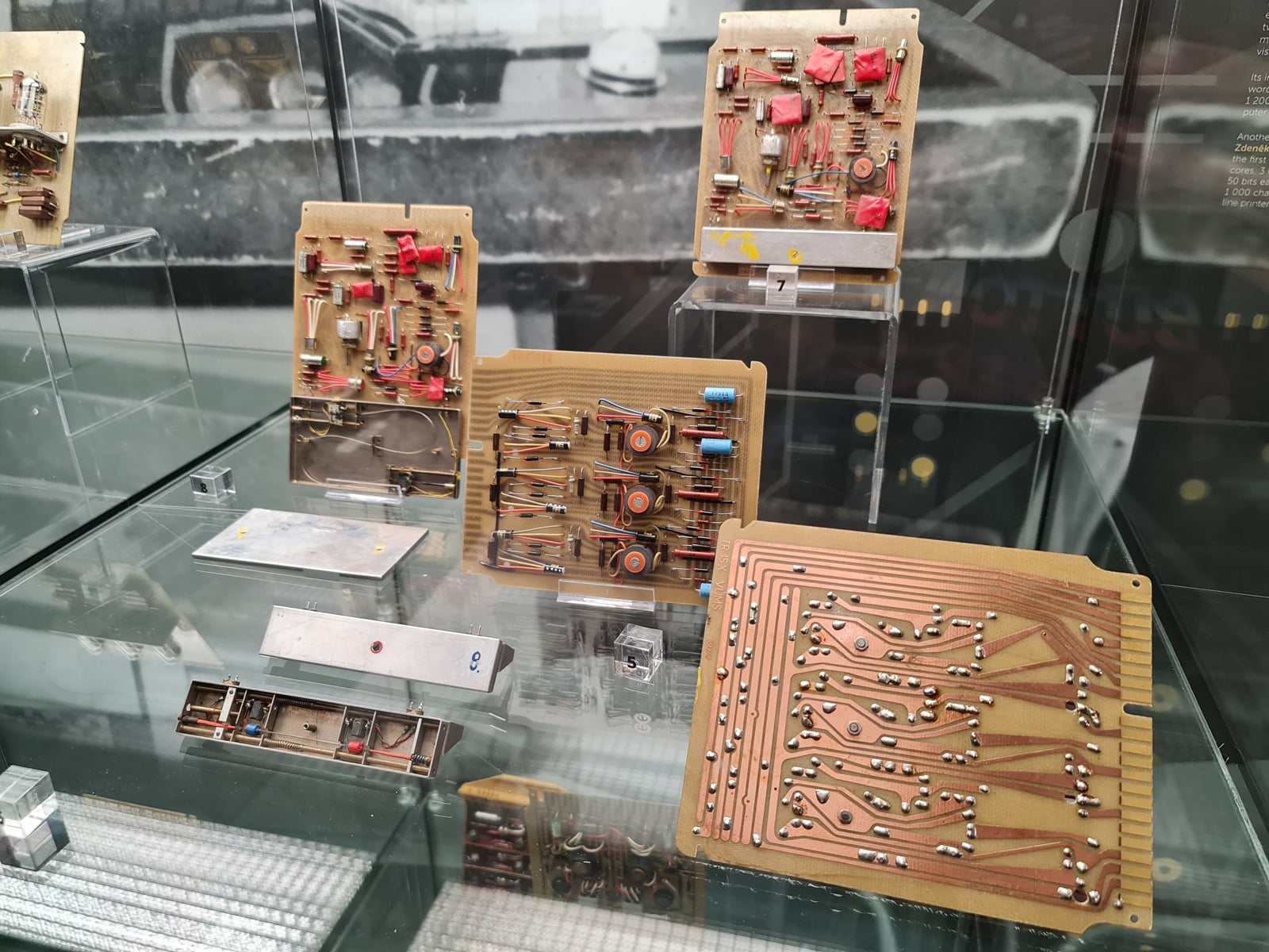 Československé počítače, čipy a další výpočetní technika