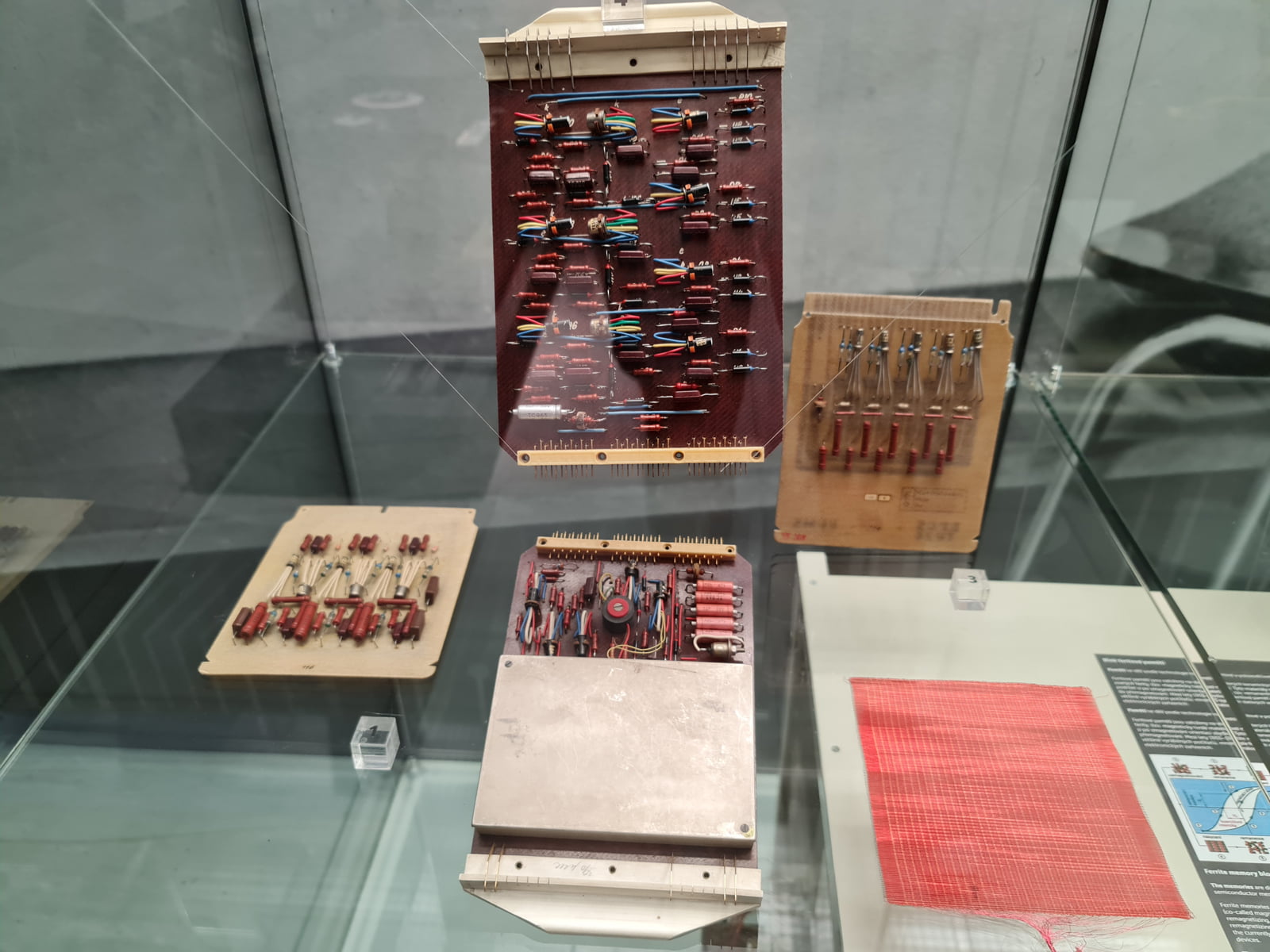 Československé počítače, čipy a další výpočetní technika