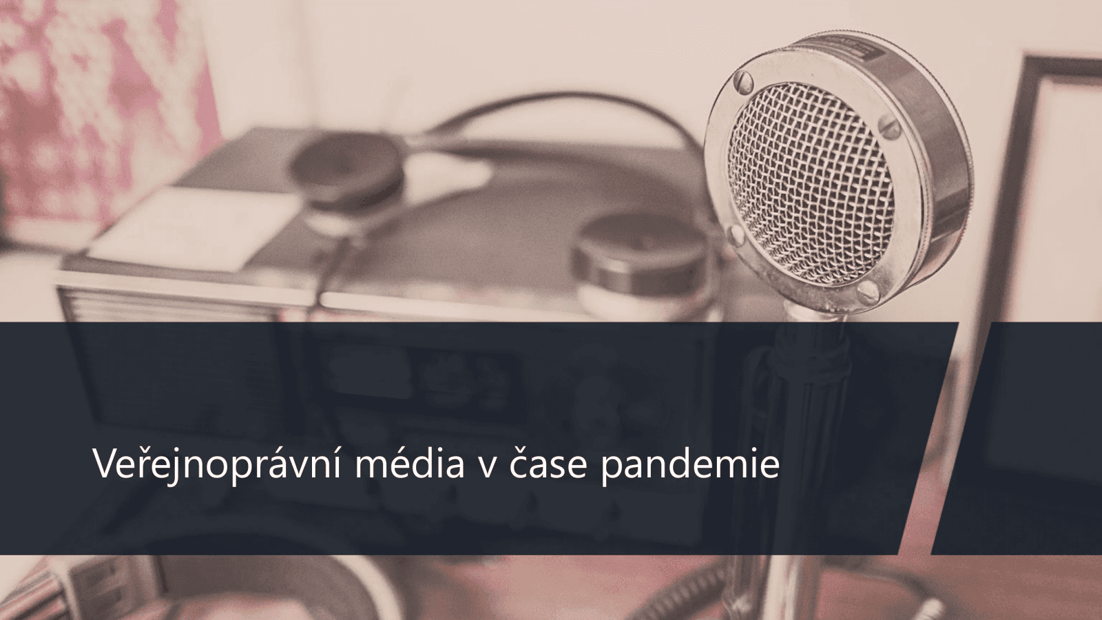 Postoj veřejnosti k televizním a rozhlasovým poplatkům (2020)