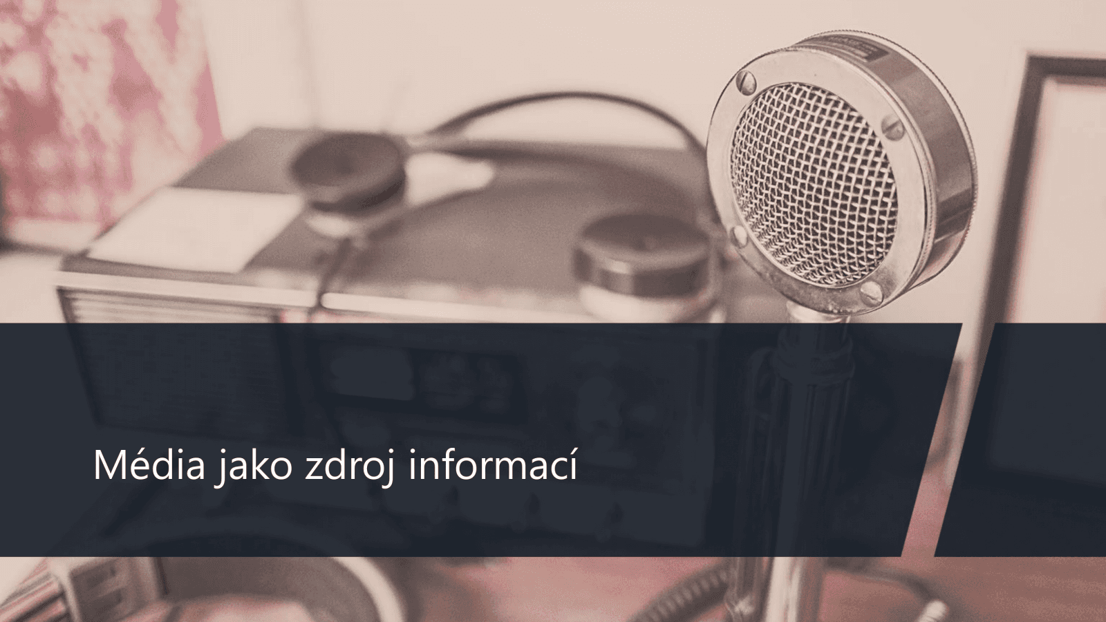 Postoj veřejnosti k televizním a rozhlasovým poplatkům (2020)