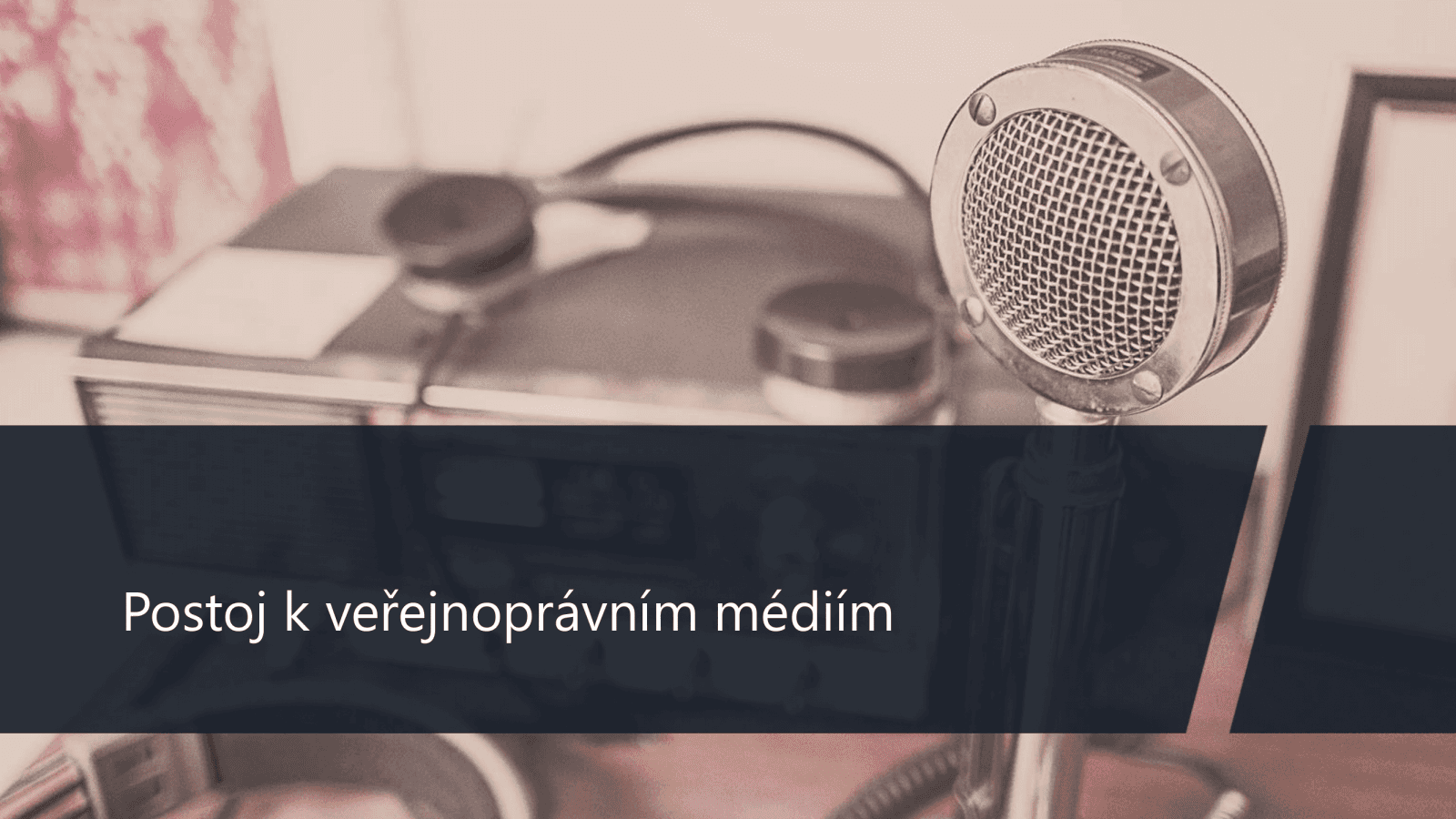 Postoj veřejnosti k televizním a rozhlasovým poplatkům (2020)