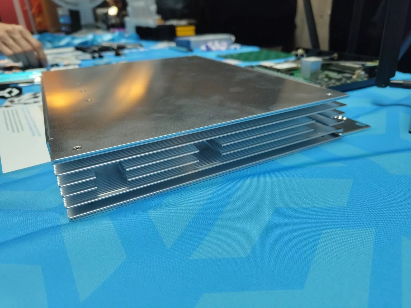 Prorotyp routeru Turris Omnia Enterprise od CZ.NIC