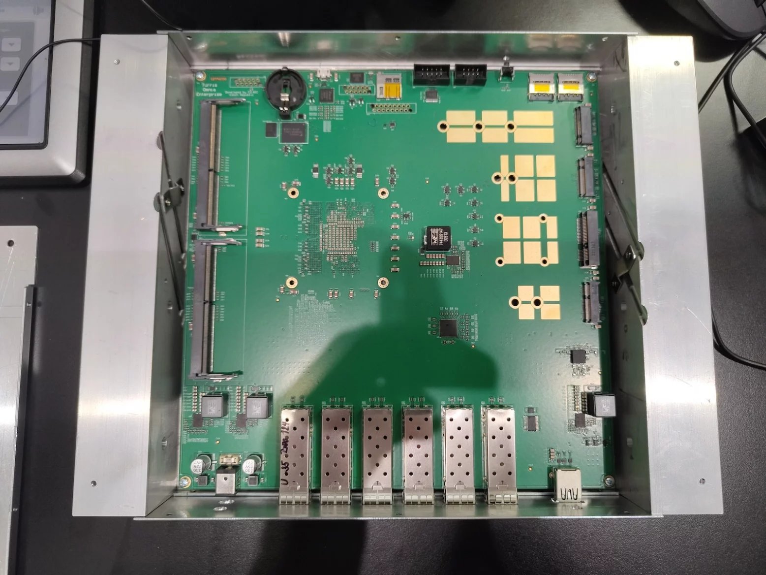 Prorotyp routeru Turris Omnia Enterprise od CZ.NIC