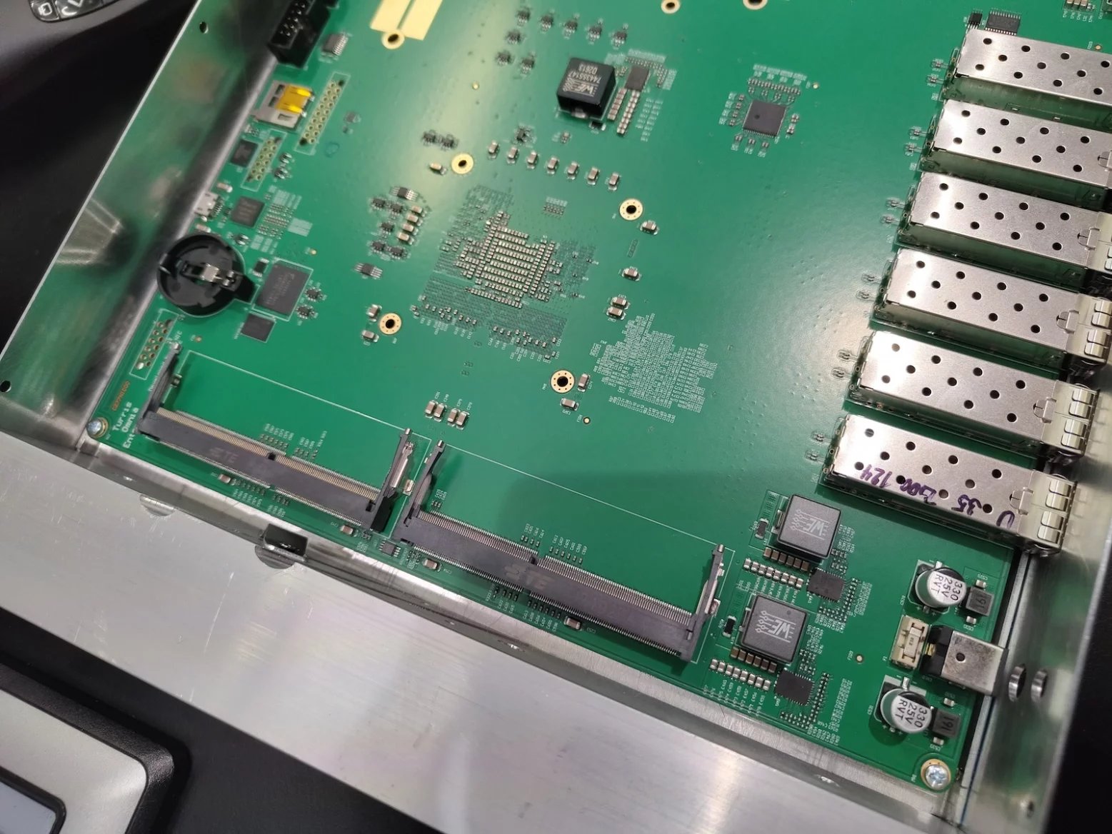 Prorotyp routeru Turris Omnia Enterprise od CZ.NIC