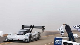 Náhledový obrázek - Elektrický Volkswagen je teď absolutně nejrychlejší na Pikes Peak. Slaví také Bentayga