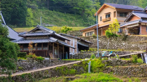 Náhledový obrázek - Japonské domy duchů možná znovu ožijí. S miliony chátrajících nemovitostí na tamním venkově má plány Airbnb