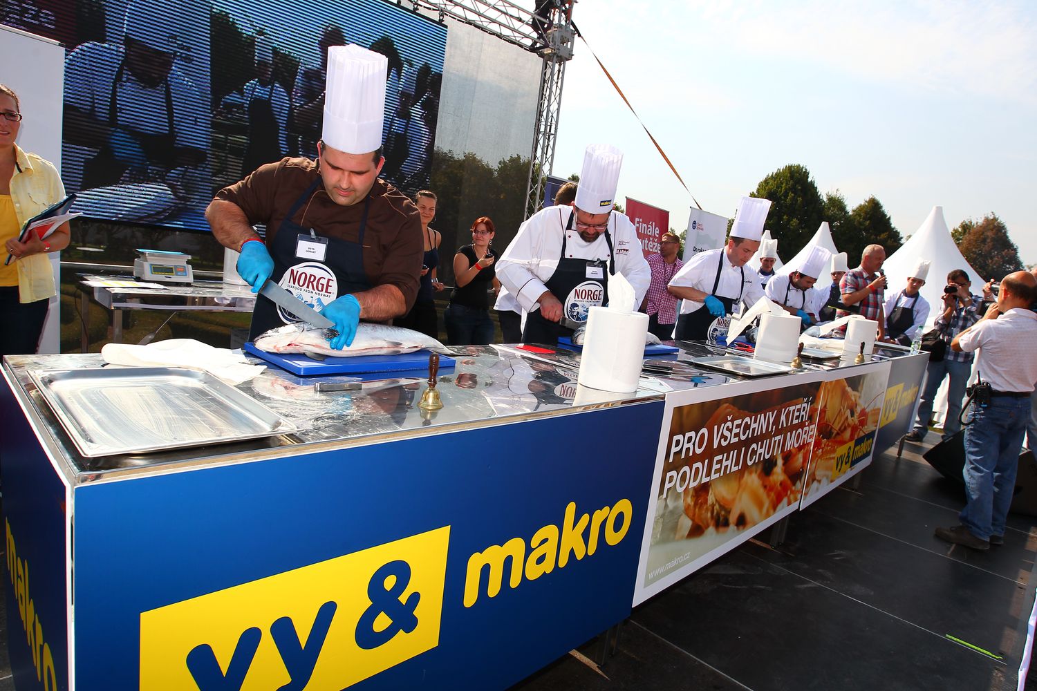 MAKRO Mistrovství ČR ve filetování čerstvého lososa