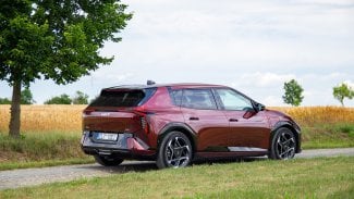 Náhledový obrázek - Opravdu ty elektromobily nechcete? Kia EV4 nabízí slovenské kořeny a délku Scaly, ale také vnitřní prostor a pohodlí Superbu