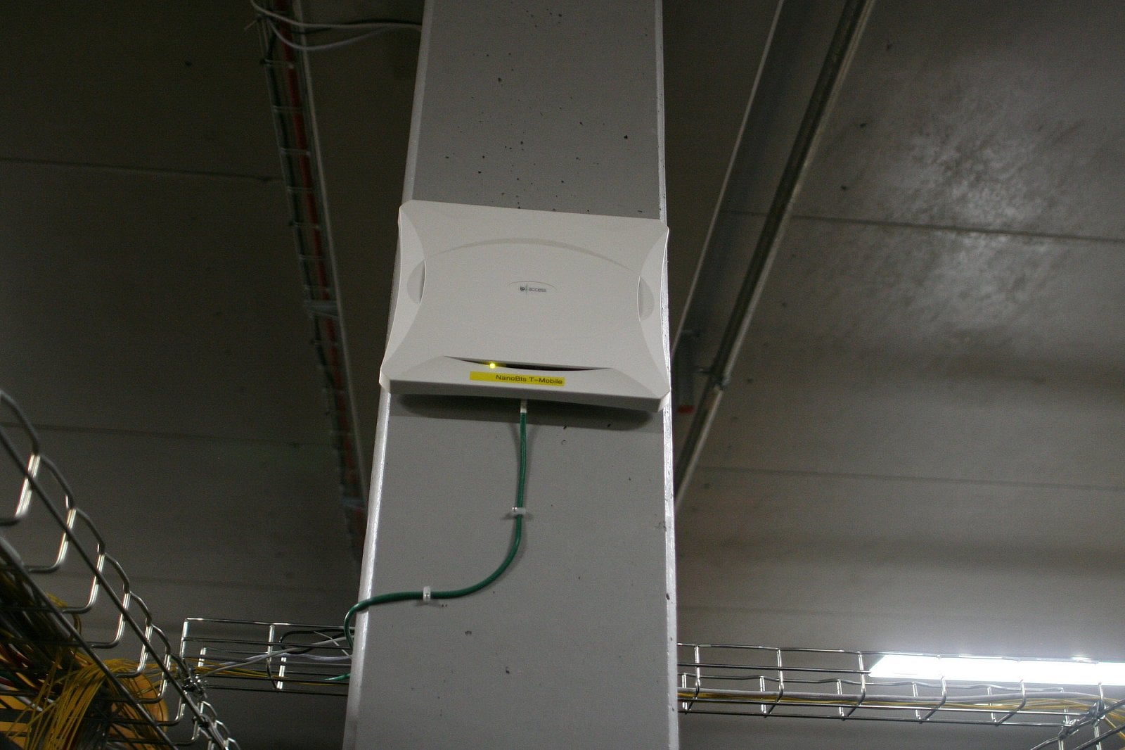 Dokrývač mobilního signálu.