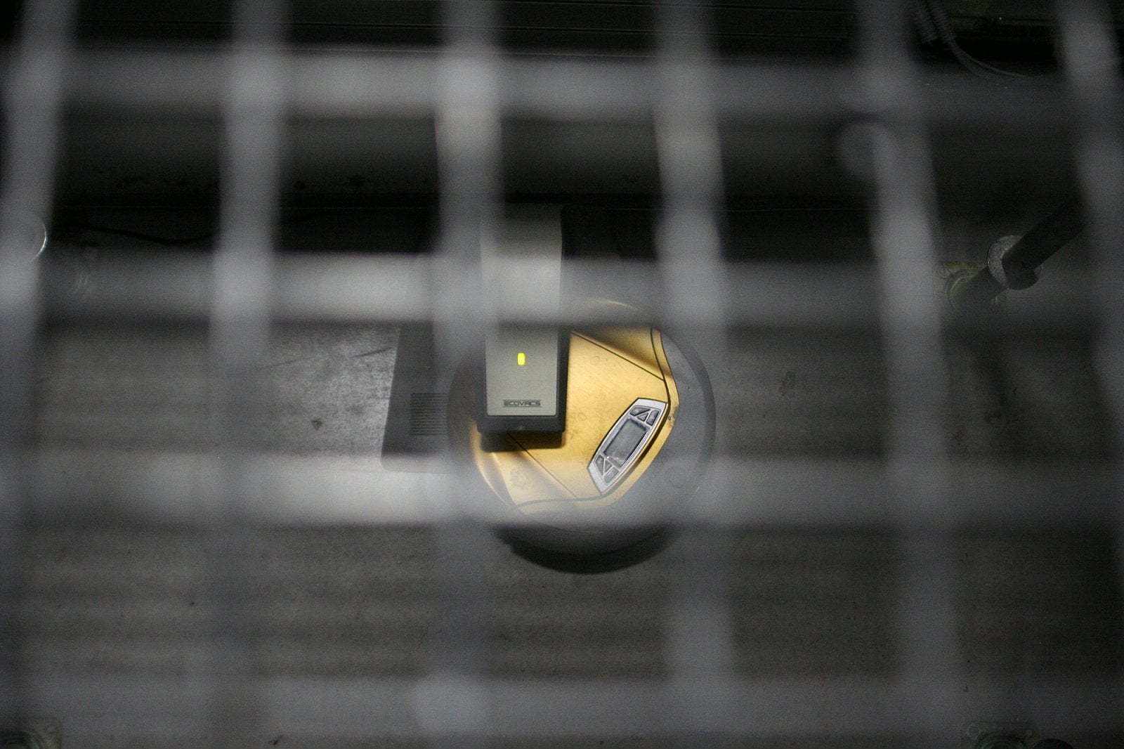 Robotické vysavače pod podlahou.