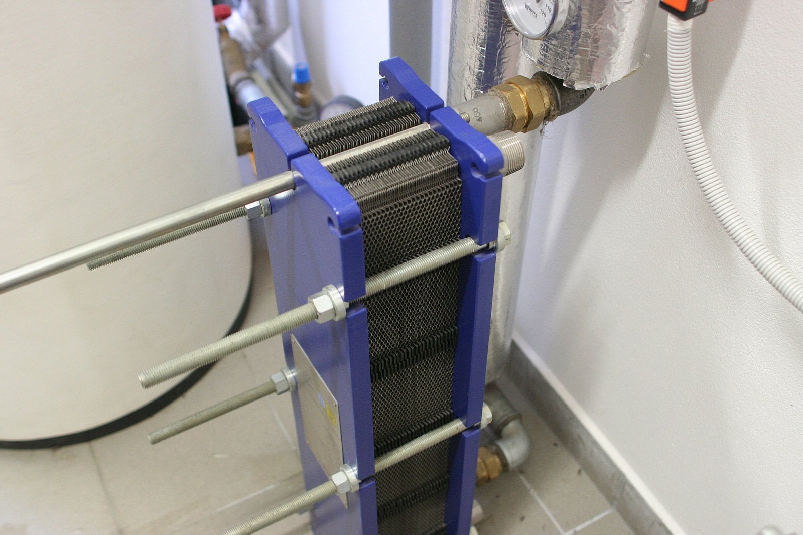 Druhý výměník, zatím nezabalený do izolace.