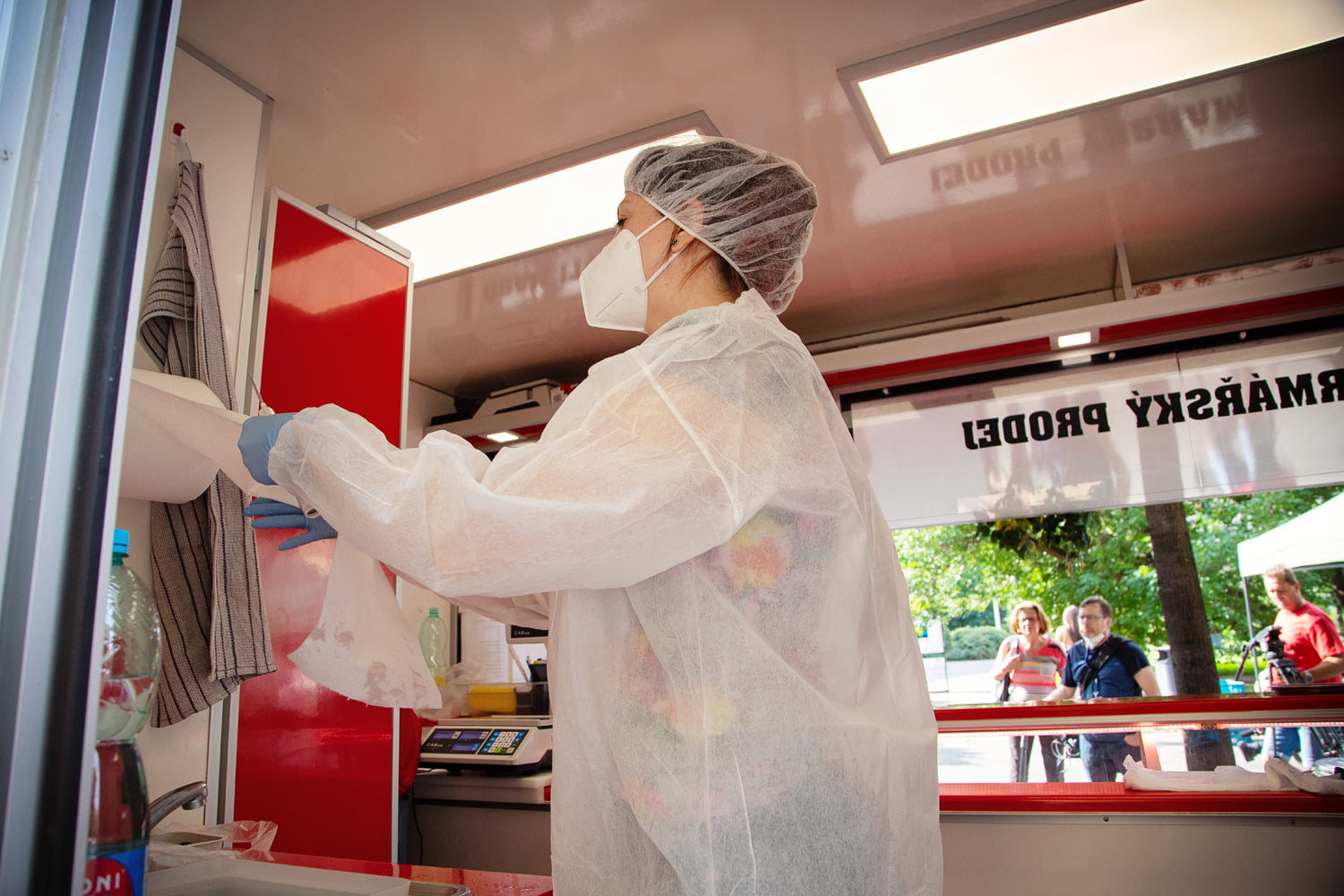 Státní veterinární správa na kontrole farmářského trhu