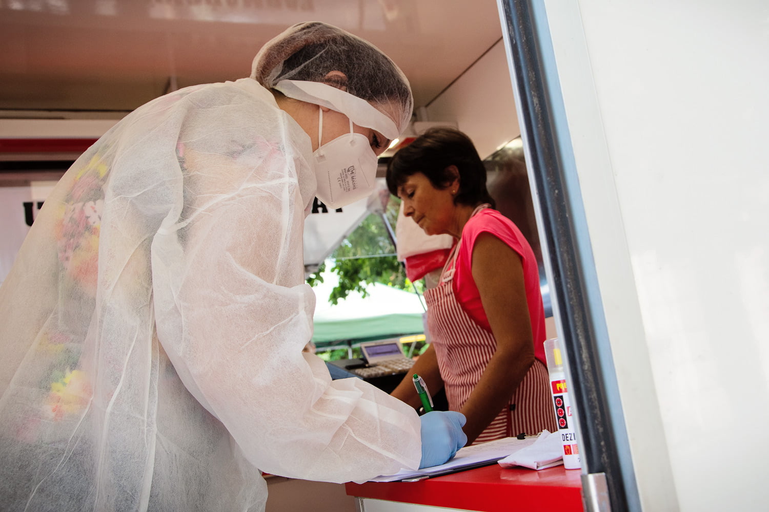 Státní veterinární správa na kontrole farmářského trhu