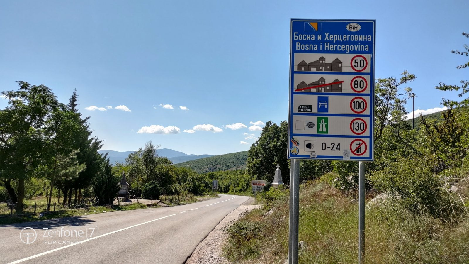 Hraniční přechod Vraćenovići (MNE) - Deleuša (BIH). (15. 09. 2025)