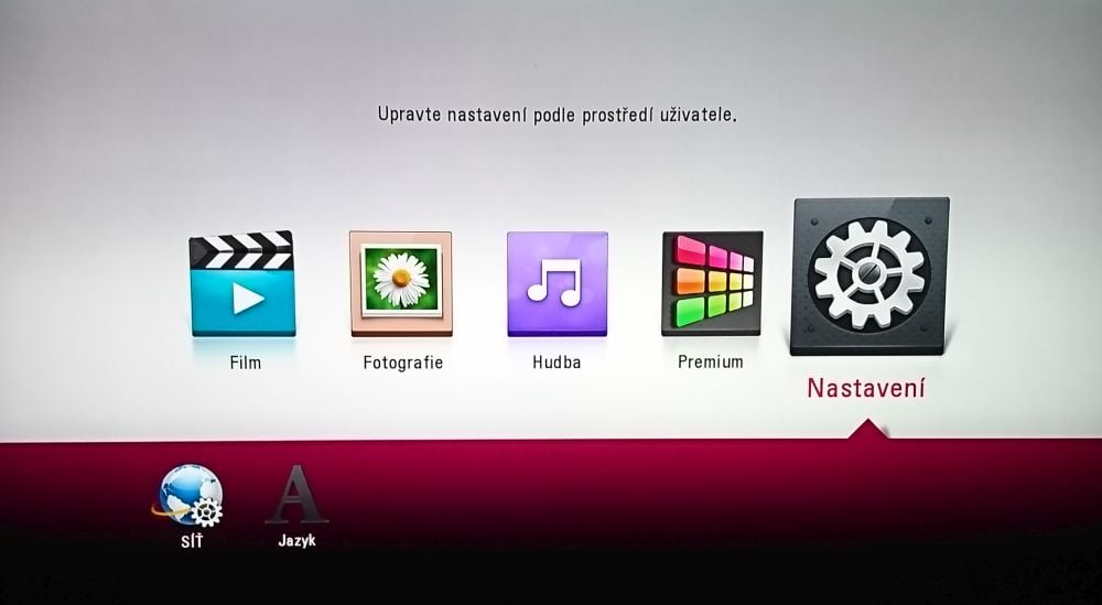 LG UP970 – menu na tlačítku Home a chytré funkce