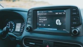 Náhledový obrázek - Zpříjemněte si cestu autem. Zkuste audioknihy