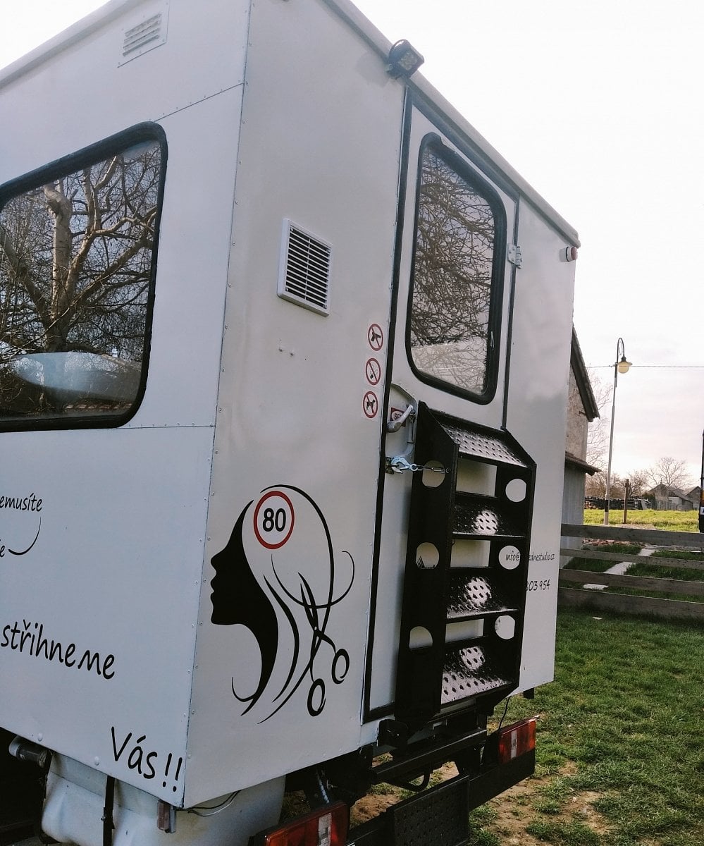 A takhle vypadá finální pojízdné studio.