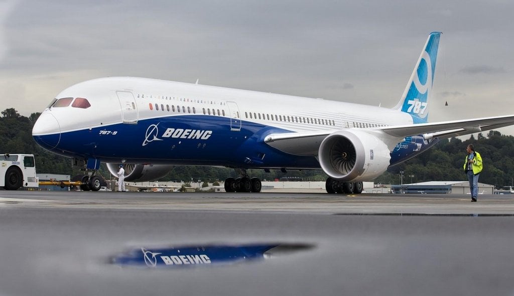 2011-04-boeing-787-9-dreamliner-2.jpg