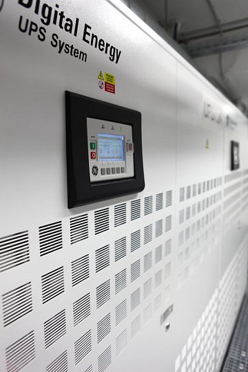 Datacube: panel UPS