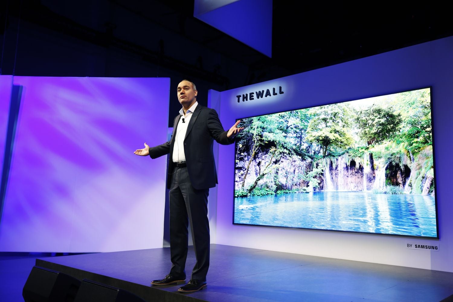 Samsung The Wall (MicroLED TV)
