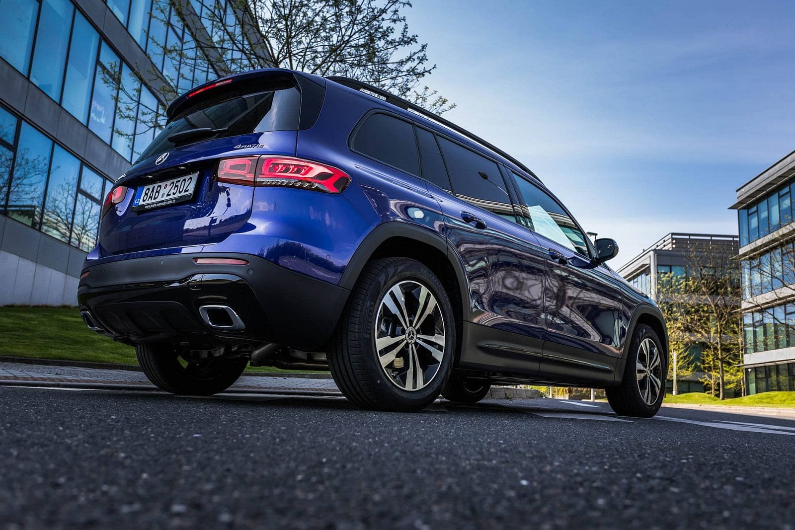 2020-05-mercedes-benz-glb-7.jpg