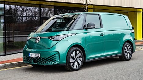 Náhledový obrázek - Nejstylovější elektromobil současnosti přijel na český trh. VW ID. Buzz přináší skvělý design, slušný dojezd i několik potíží