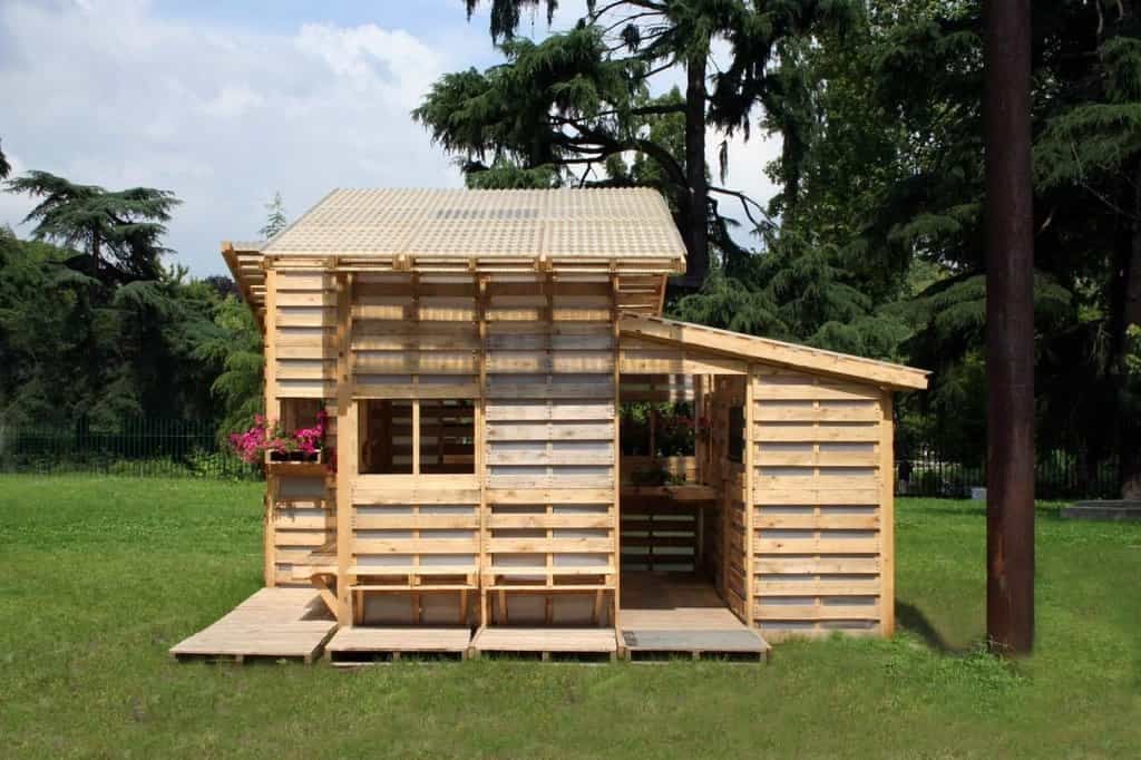 2010-12-pallet-house-project-5.jpg