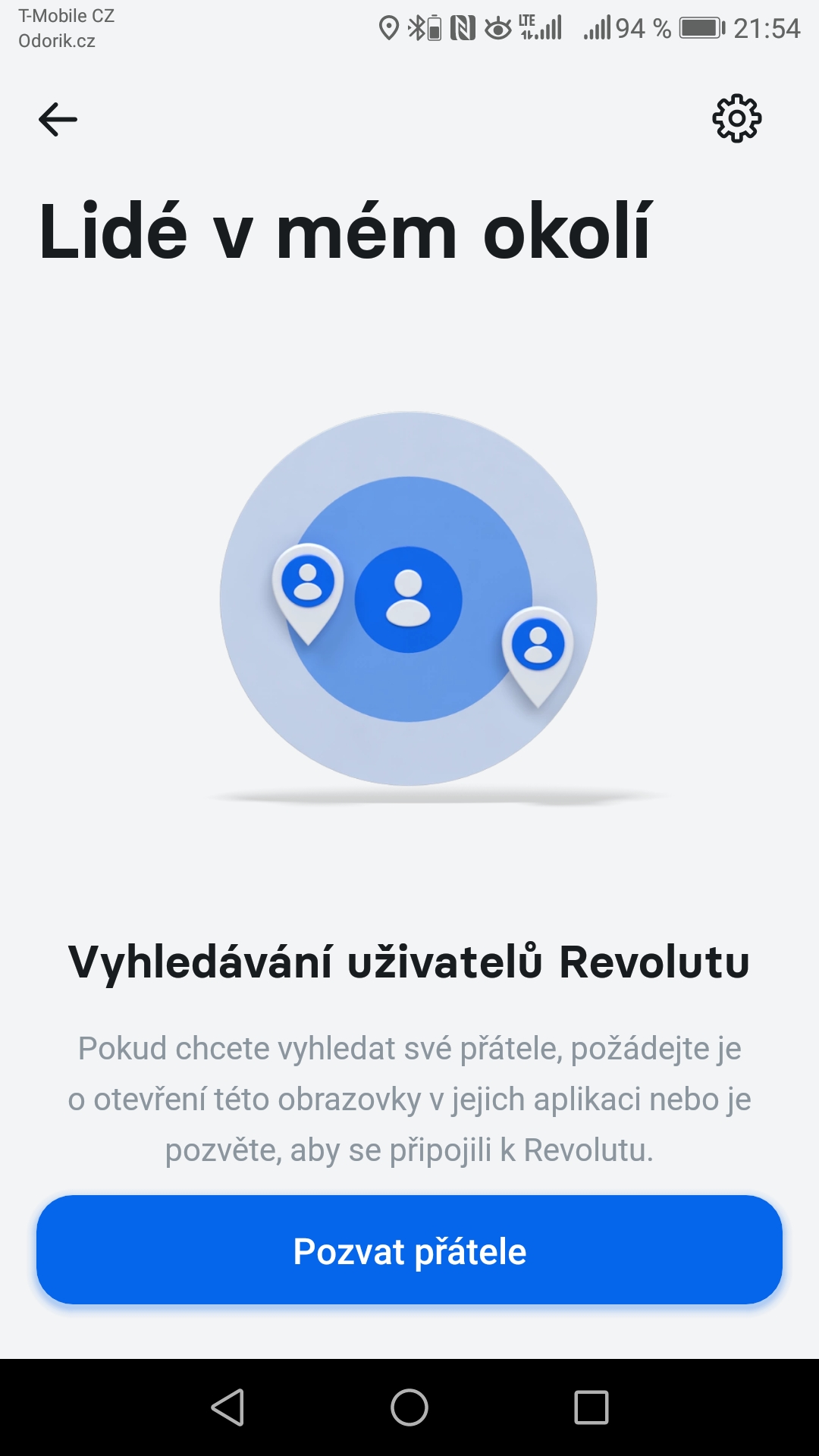 Revolut lze použít i pro platbu mezi dvěma neznámými osobami. Stačí zapnout vyhledávání a být v dosahu bluetooth.