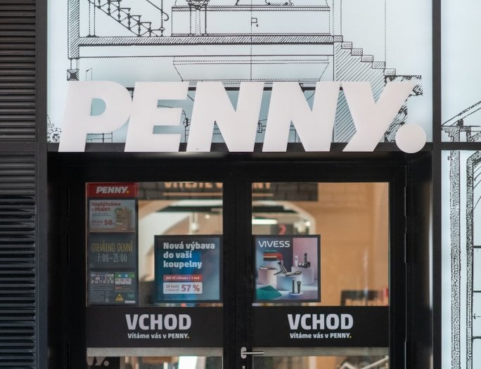 Černobílé Penny v Nuselském pivovaru