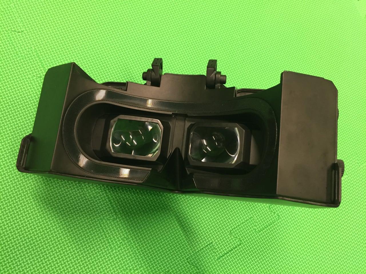 Brýle pro virtuální realitu od českých VRgineers