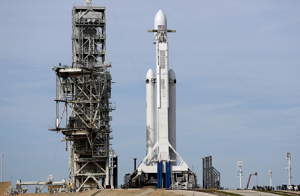 2013-09-falcon-heavy-1.jpg