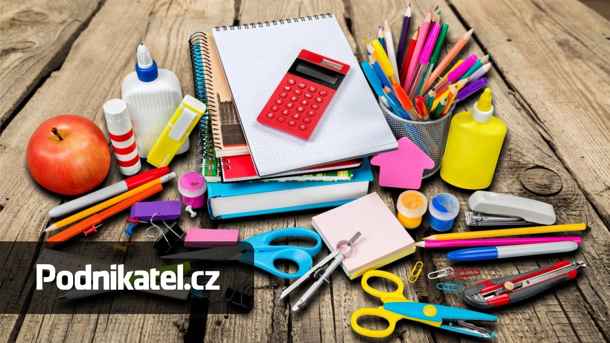 Až 48 600 korun na školu a pomůcky. Rodiče mohou požádat stát o pomoc